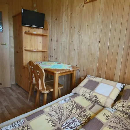 Agrotatry Za Lasem Affittacamere *